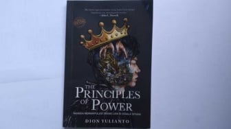 The Principles Of Power: Rahasia Memanipulasi Orang Lain di Segala Situasi