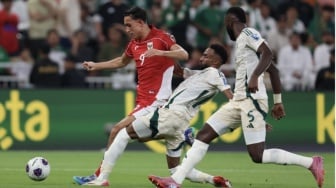 Banyak Pemain Sayap, tapi Mengapa Miliano Jonathans Berbeda dan Layak Jadi Andalan Kluivert?