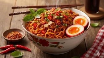Cara Membuat Mie Setan ala Gacoan di Rumah, Rasanya Mirip Asli!