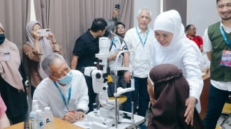 World Sight Day 2025, Gubernur Khofifah Dukung Sinergi Lintas Pihak Bagikan 1.000 Kacamata Gratis