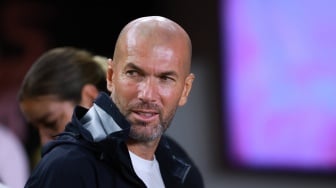 Zinedine Zidane Pastikan Akan Kembali Melatih, Bisa Gantikan Patrick Kluivert?