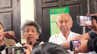 Hati Ibunda Nadiem Makarim Hancur, Seret Nama Tom Lembong dan Hasto: Anak Kami Bersih!