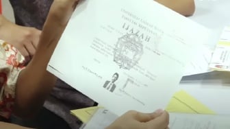 Penampakan Ijazah Jokowi di KPU DKI: Mirip dengan yang Viral, Pengamat Cari Kejanggalan Legalisir