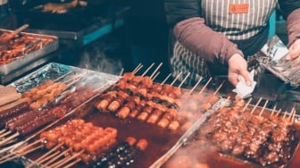 Kulineran Seru ala Walking Foodie: Petualangan Rasa di Tiap Langkah!