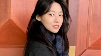 4 Look Kim Seol Hyun Bikin Jaket Jadi Statement OOTD yang Gak Bosenin!