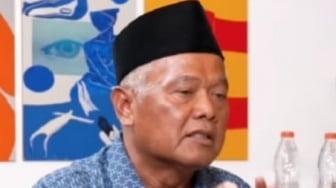 Dikira Istimewa, Ini Fakta Pin Garuda Merah yang Dipakai Yai Mim