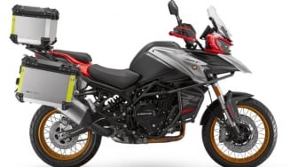Deteksi Blindspot, Jok Pemanas: Fitur Canggih QJ Motor SRT 900 S Bikin Penasaran!