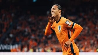 Damprat Virgil van Dijk, Marco van Basten Minta Arne Slot Desak Lakukan Ini