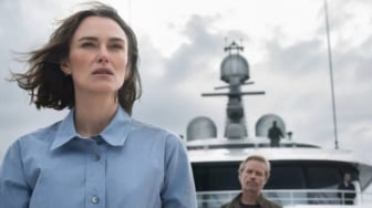 Review Film The Woman in Cabin 10: Mengulik Misteri di Tengah Lautan