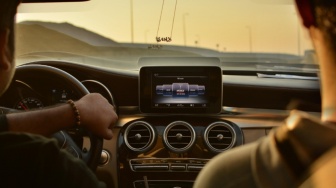 5 Gaya Berkendara yang Bikin Mobil Boros Bensin, Waspada Jelang Isu BBM Naik