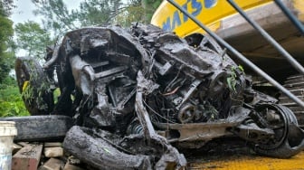 Giovani Sedih Mobilnya Dibakar dan Dikubur, Diduga Pekerja PT TPL  Pelakunya