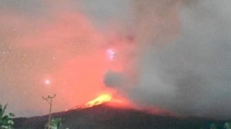 Gunung Lewotobi Laki-laki Meletus Lagi, Bandara Maumere Ditutup