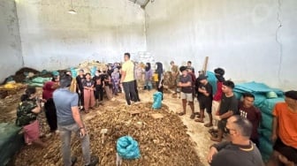 17 Ton Bambu Laut Ilegal Siap Ekspor Ditemukan di Gudang Makassar
