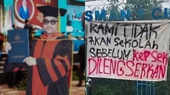 Terpopuler: Judul Disertasi Ahmad Sahroni Bikin Salfok, HRD Blacklist Lulusan SMAN 1 Cimarga?