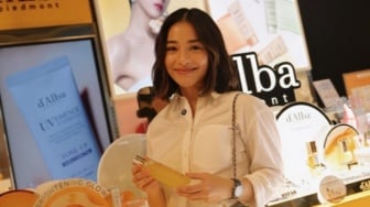 Sabar dan Tetap Senyum, Intip Momen Nikita Willy Hadapi Tingkah Aktif Issa