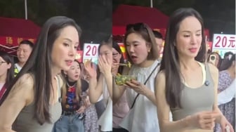Masih Ingat Bibi Lung? Ini 7 Potret Terbaru Carman Lee yang Makin Glowing di Usia 59 Tahun