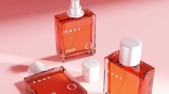 7 Rekomendasi Parfum Wanita Lokal yang Meninggalkan Jejak, Wangi Tahan Lama