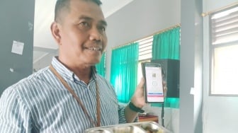 Keren! Guru di Karanganyar Ciptakan Aplikasi Save Eat, Deteksi Makanan Beracun di Program MBG