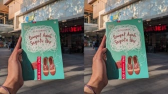 Kisah Haru Sarjana Pertama di Keluarga dalam Novel Dompet Ayah Sepatu Ibu