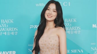 Tampil Anggun Tanpa Lebay, Yuk Coba 4 Style Dress ala Kim Hye Yoon Ini!