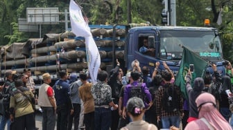 Jalan Lingkar Selatan Cilegon Macet, Massa Demo Truk ODOL