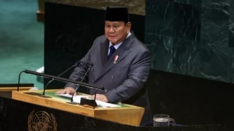 Momen Presiden Prabowo Cium Tangan KH Anwar Manshur Pengasuh Ponpes Lirboyo Viral Lagi