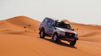 Julian Johan Adaptasi Land Cruiser Seri 100 Jelang Rally Dakar 2026