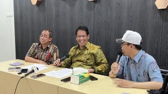 Purbaya Murka Terima Laporan Warga, Pegawai Bea Cukai Nongkrong Starbucks Tiap Hari