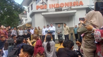Prabowo Tebar 'Uang Kaget' untuk Rakyat Jelang Akhir Tahun