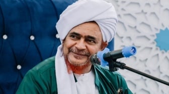 Siapa Habib Umar bin Hafidz? Ulama Besar yang Bikin Ribuan Jamaah Tumpah di Monas