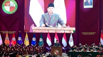 Dipuji Dunia, Disindir di Negeri Sendiri: Prabowo Bela Program Makan Bergizi Gratis dari Cibiran