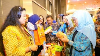 Khofifah Cetak Rekor! Misi Dagang Jatim-Sulteng Lampaui Rp 1,5 Triliun, Naik 14 Kali Lipat!