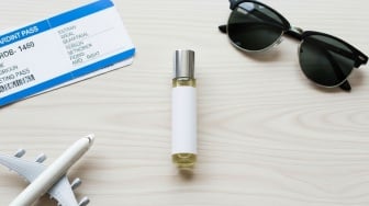 5 Rekomendasi Parfum Lokal Ukuran Travel Size, Praktis dan Aman Dibawa di Pesawat