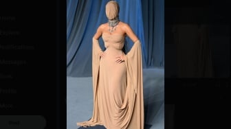 Kim Kardashian Tampil Misterius di Academy Museum Gala 2025: Wajahnya Ditutupi