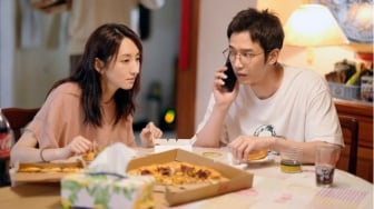 Ketika Laki-Laki Takut Sama Perempuan Sukses: Fenomena Men Marry Down