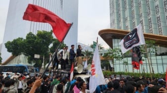 Satu Tahun Pemerintahan Prabowo, Mahasiswa Minta MBG Dievaluasi: Makan Beracun Gratis!