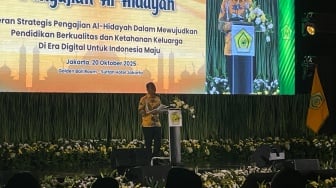 Di Hadapan Ibu-Ibu Pengajian, Bahlil Ingatkan Bahaya Ternak Akun Robot