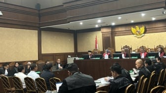 Sidang Korupsi Tata Kelola Minyak Mentah Pertamina Hadirkan Dua Eks Direktur sebagai Saksi