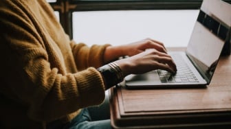 Dari Healing ke Hustling: Gaya Hidup Anak Muda yang Terjebak Produktivitas