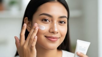 5 Sunscreen yang Gak Lengket di Wajah, Nyaman Dipakai saat Cuaca Panas