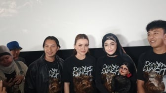 Bintangi Film Danyang Wingit, Fajar Nugra Deg-degan Akting Bareng Celine Evangelista di Air Terjun