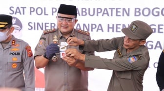 Duet Rudy-Jaro Ade Pecah! Kompak Turun Tangan Binasakan Jutaan Rokok Ilegal di Pakansari