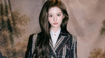 Minimalis! 4 Gaya Outfit Sullyoon NMIXX, Cocok Buat Ngampus sampai Hangout