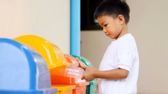 Supaya Anak Peduli Lingkungan, Begini Cara Bangun Karakter Bijak Plastik Sejak Dini