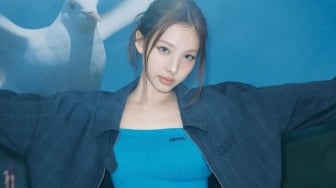 No More Basic! Ini 4 Look OOTD Nayeon TWICE Bikin Tank Top Jadi Modis Abis