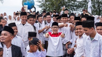 Dari Barus, Muhaimin Pimpin Upacara Hari Santri 2025: Ajak Santri Terobos Belenggu Keterbatasan