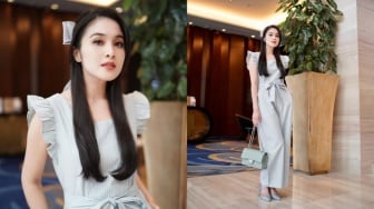 Nggak Perlu Bingung Lagi! Ini 4 Ide OOTD Sandra Dewi Sesuai Profesimu