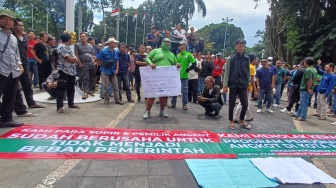 Bukan Tolak Perubahan, Tapi Kematian: Jeritan Sopir Angkot di Balai Kota Bogor