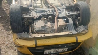 Massa Amuk Mobil Perampok di Takalar, Ada Kartu Identitas Polisi