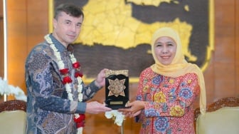 Dubes Rusia Temui Khofifah di Surabaya, Siap Jalin Kolaborasi Maritim dan Pendidikan